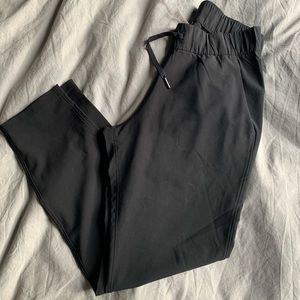 Lululemon Womens Black On the Fly Pant Size 4